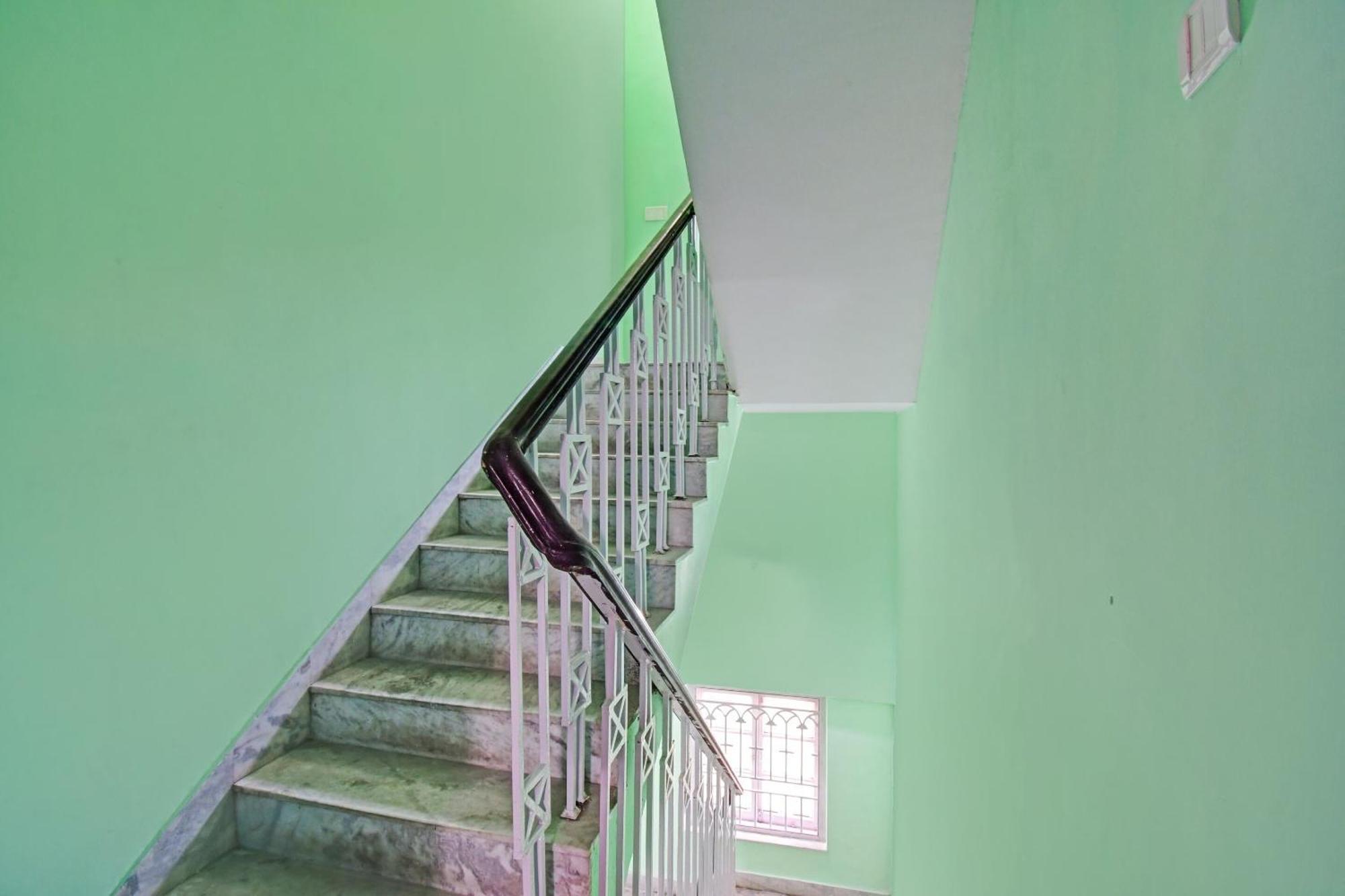 Hotel O R A Homestay Near Acropolis Mall Kolkata Exterior photo